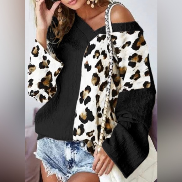 Leopard and Black vneck - Picture 5 of 6